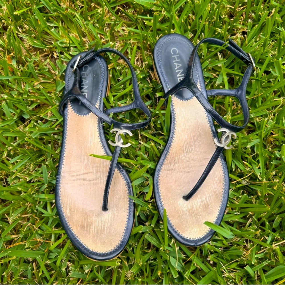 Chanel Size 40 / 10 US Black Silver Sandals